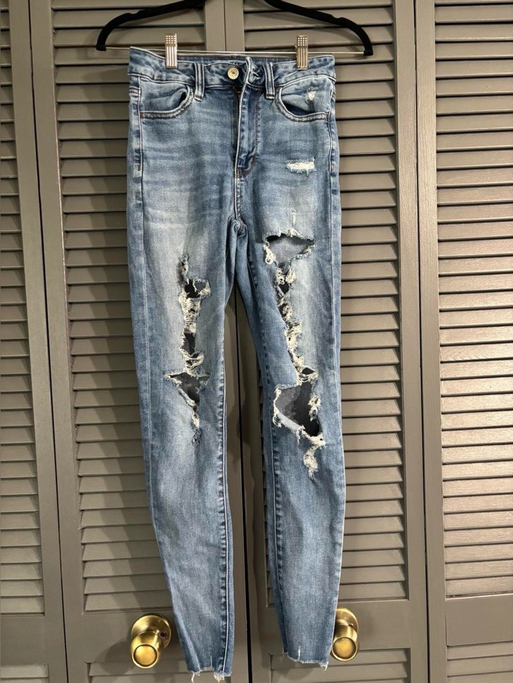 American Eagle Distressed Skinny Jeans